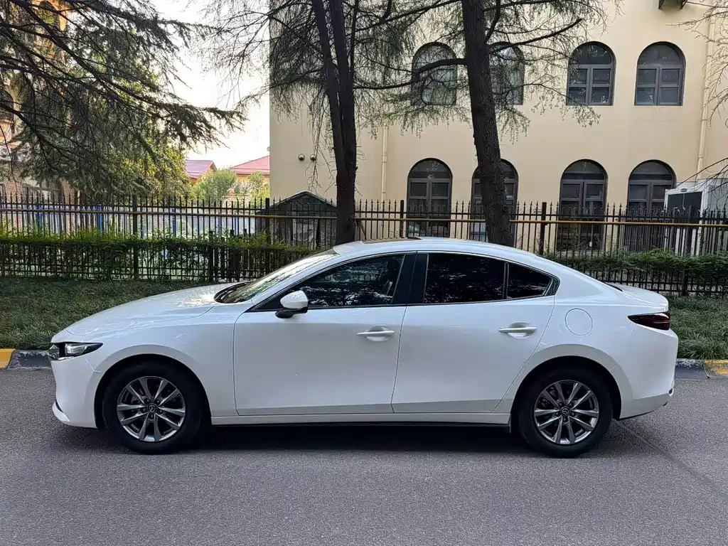 Mazda 3 Axela — миниатюра 2