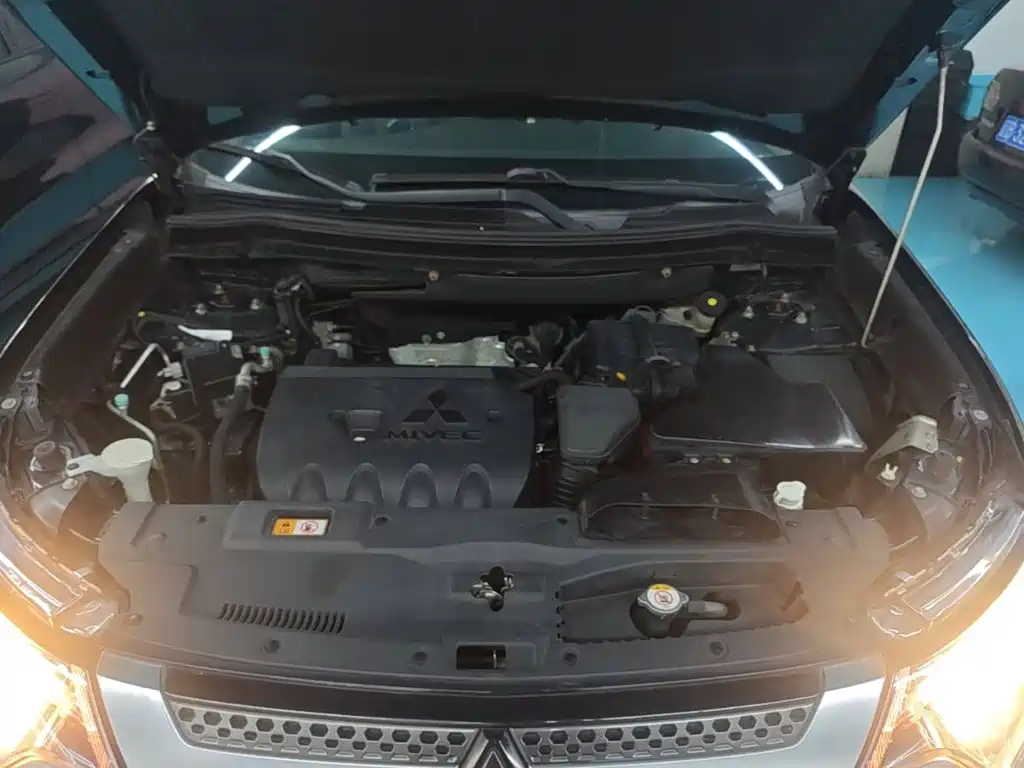 Mitsubishi Outlander — миниатюра 20