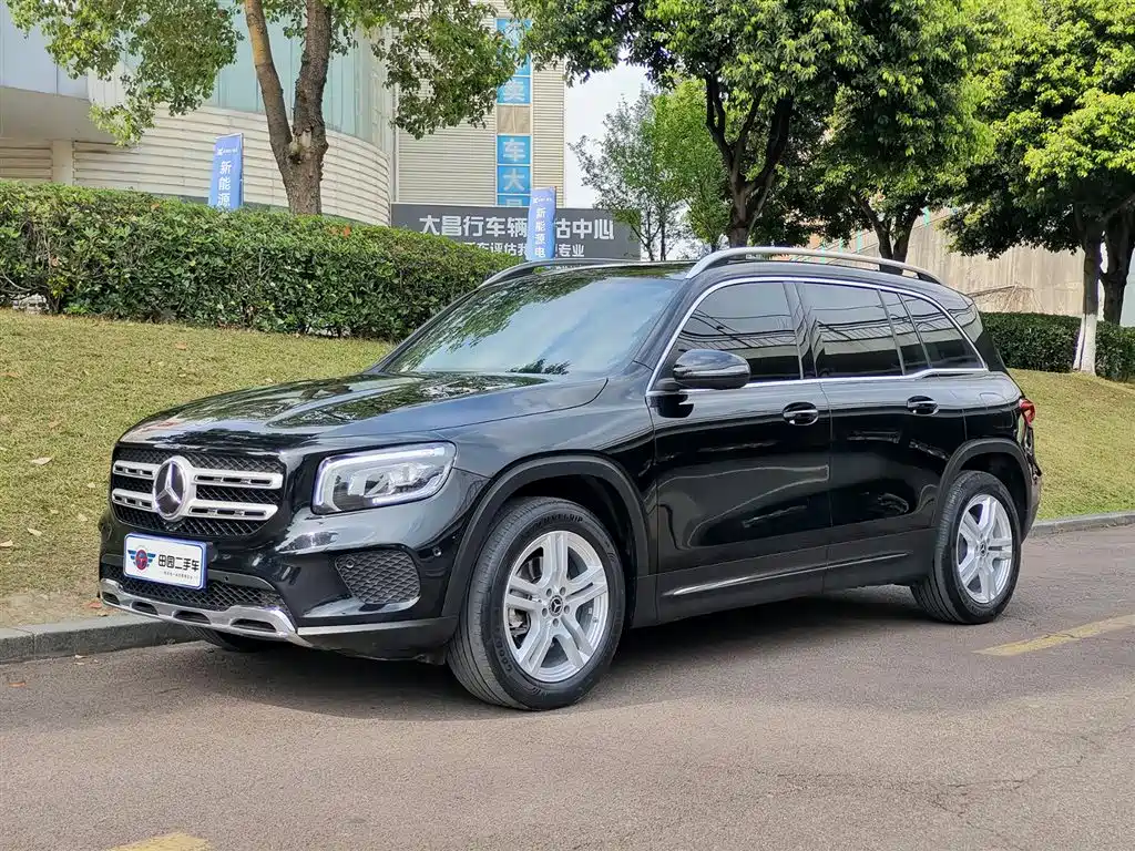 Mercedes-Benz GLB 2023