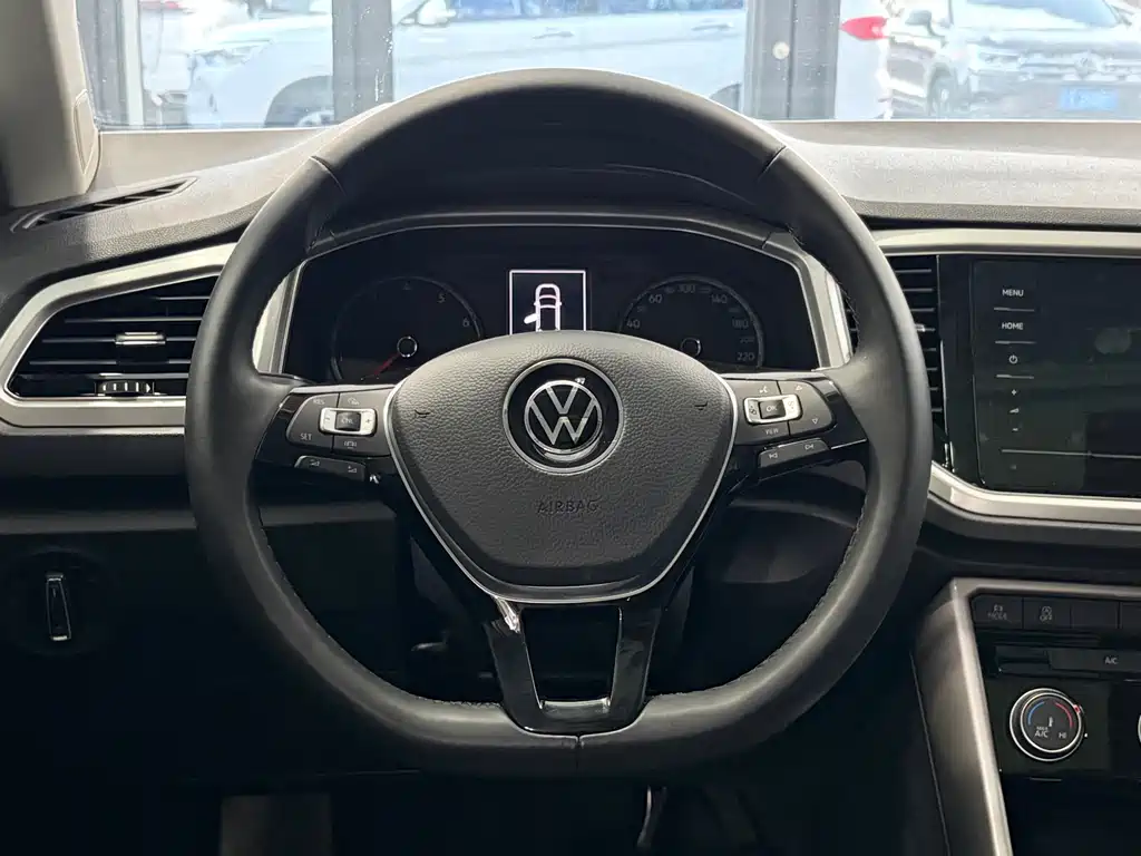 VOLKSWAGEN T ROC EXPLORING SONGS