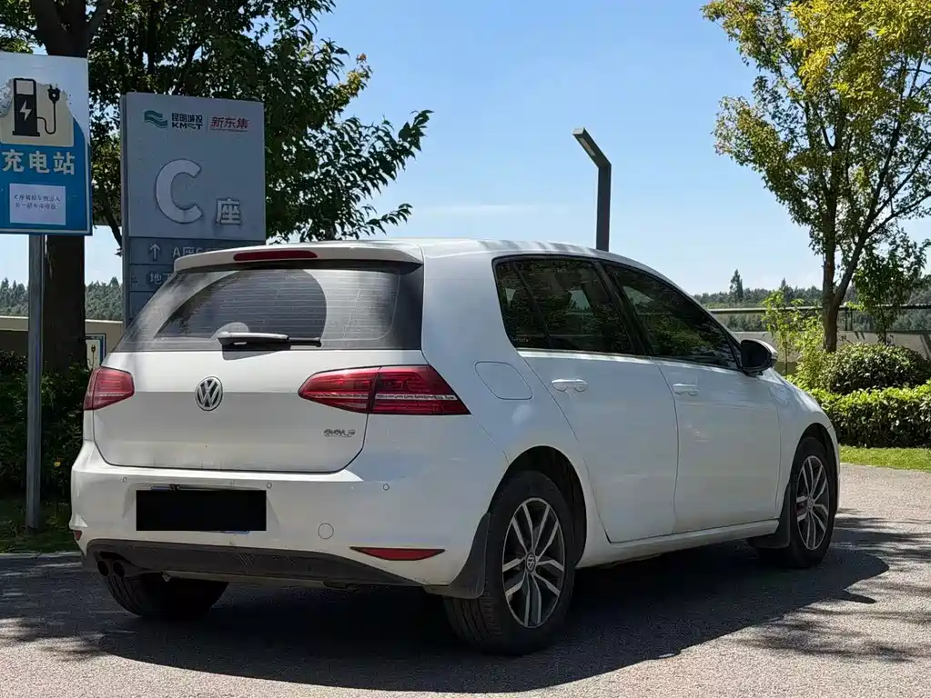 Volkswagen Golf — миниатюра 6