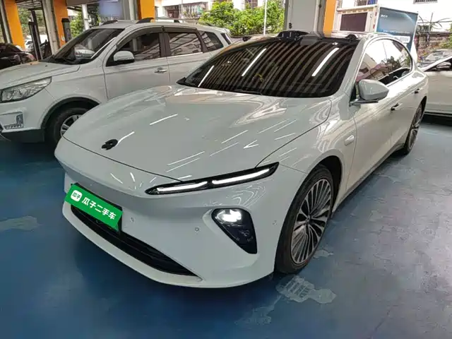 NIO ET7