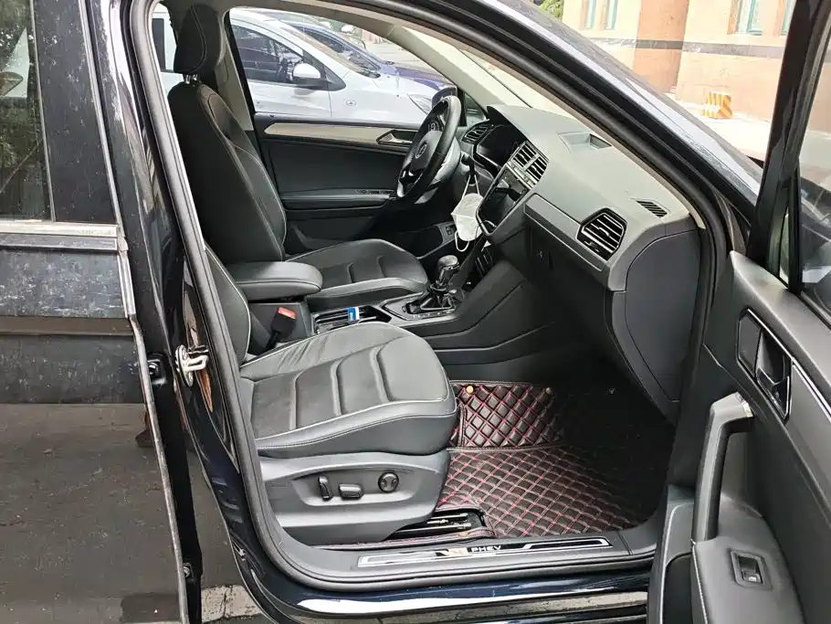 Volkswagen Tiguan L PHEV — миниатюра 8