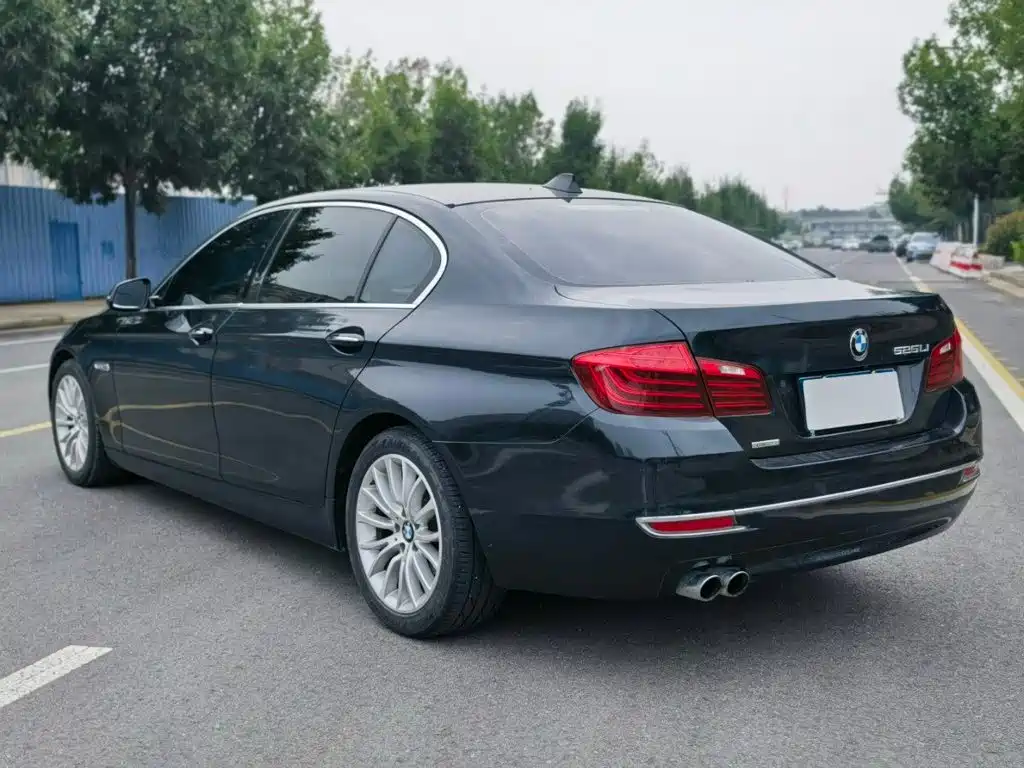 BMW 5 Series — миниатюра 4