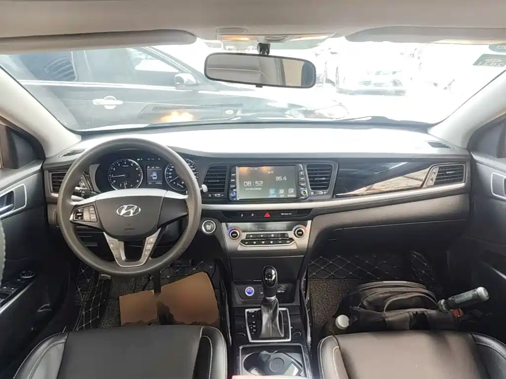 Hyundai Mistra — миниатюра 10