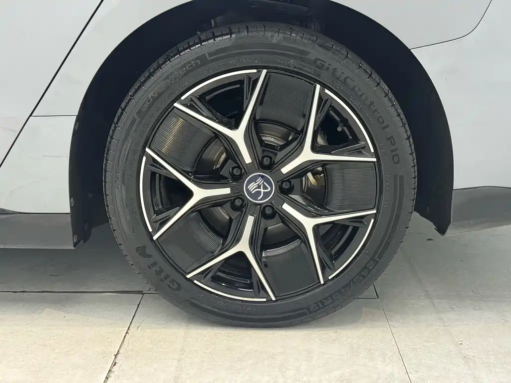 BYD Han — миниатюра 7