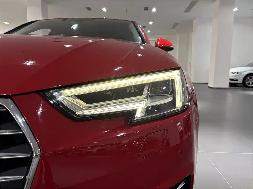Audi A4L — миниатюра 12