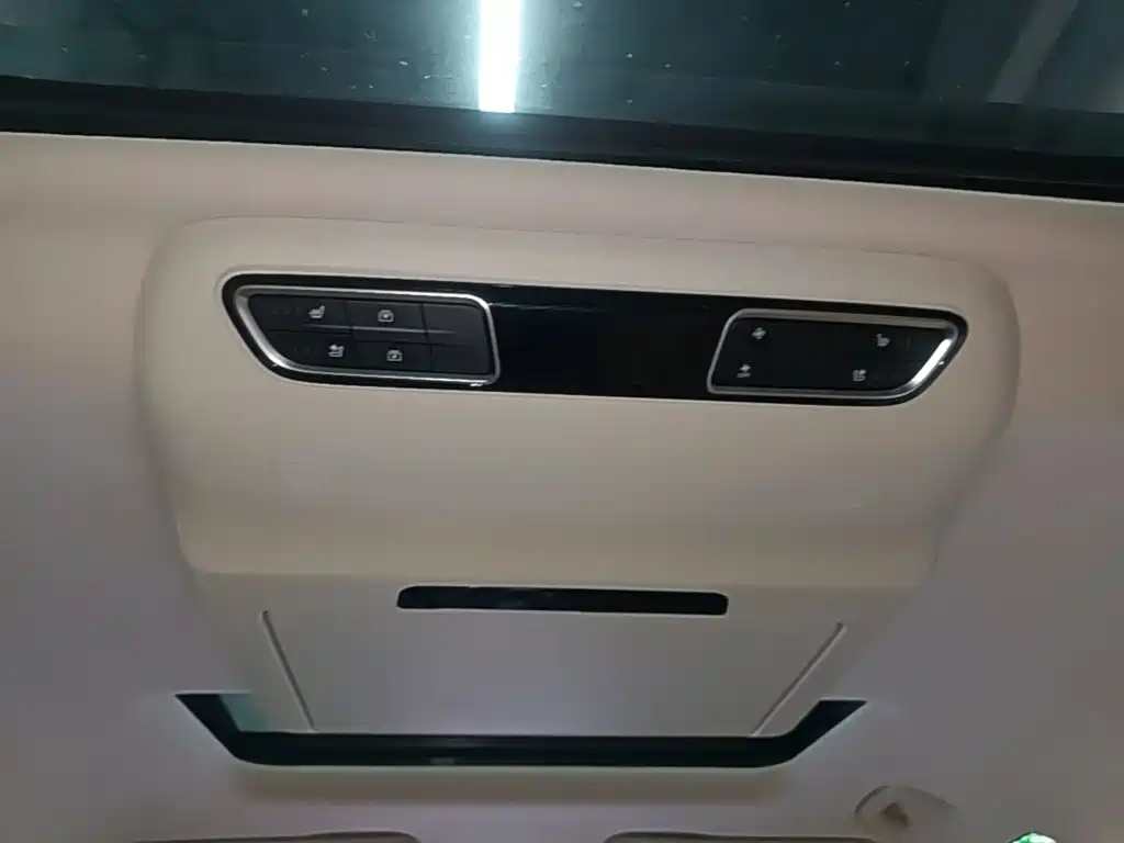 GAC Motor Trumpchi E8 PHEV — миниатюра 18