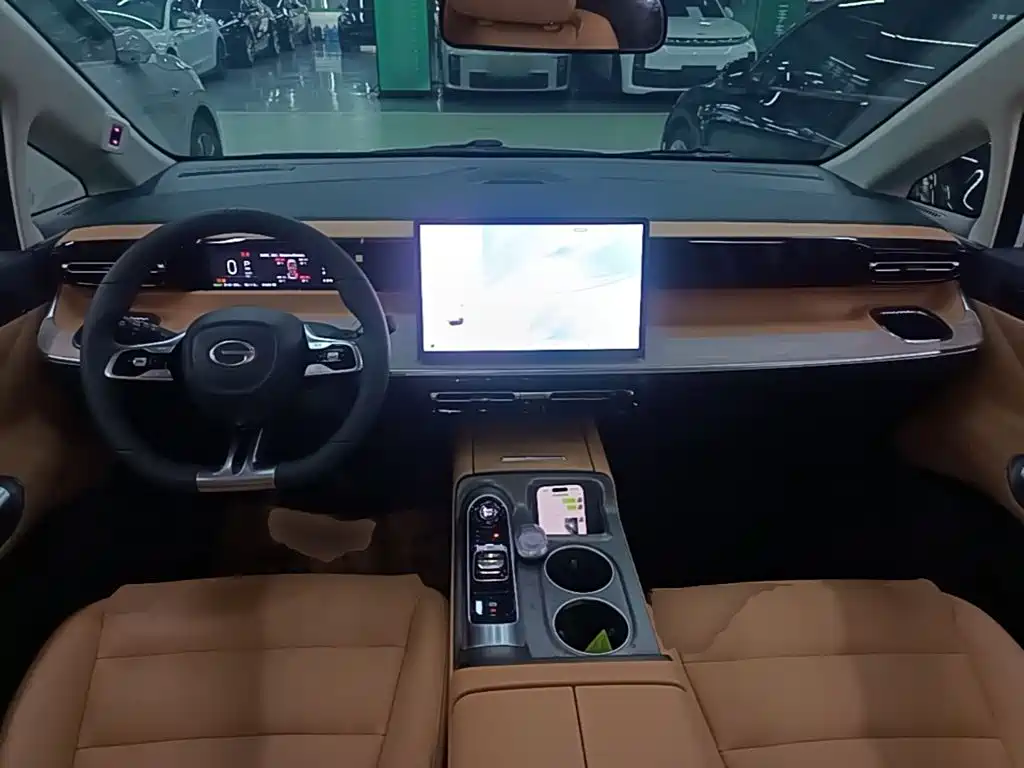 GAC Motor Trumpchi E8 PHEV — миниатюра 10