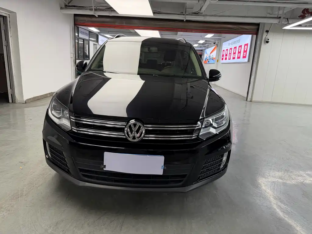 Volkswagen Tiguan — миниатюра 2