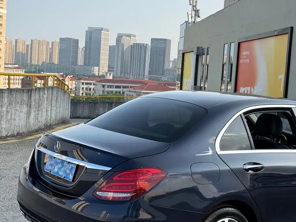 Mercedes-Benz C-Class — миниатюра 3