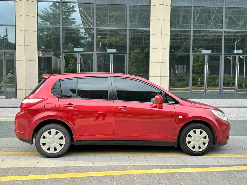 Venucia R50 — миниатюра 5