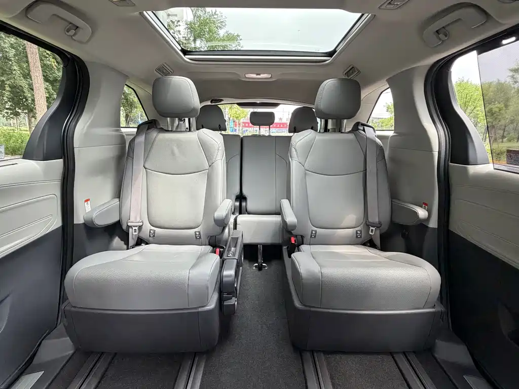 Toyota Granvia — миниатюра 20