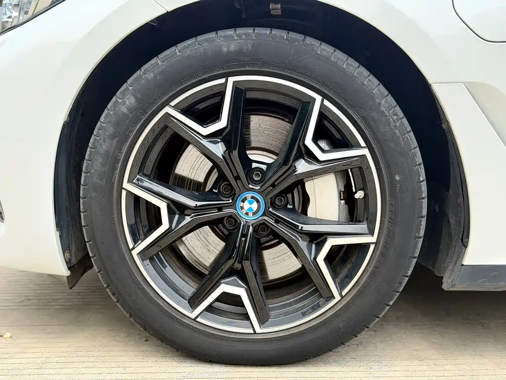 BMW i3 — миниатюра 14