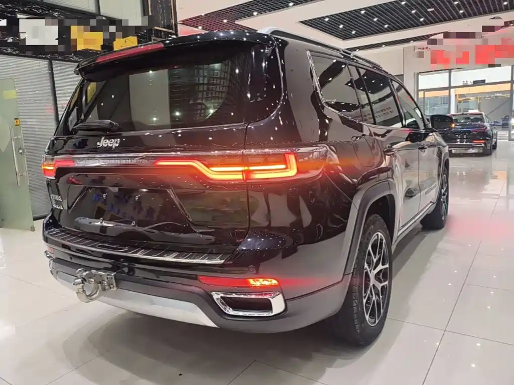 Jeep Grand Commander — миниатюра 7