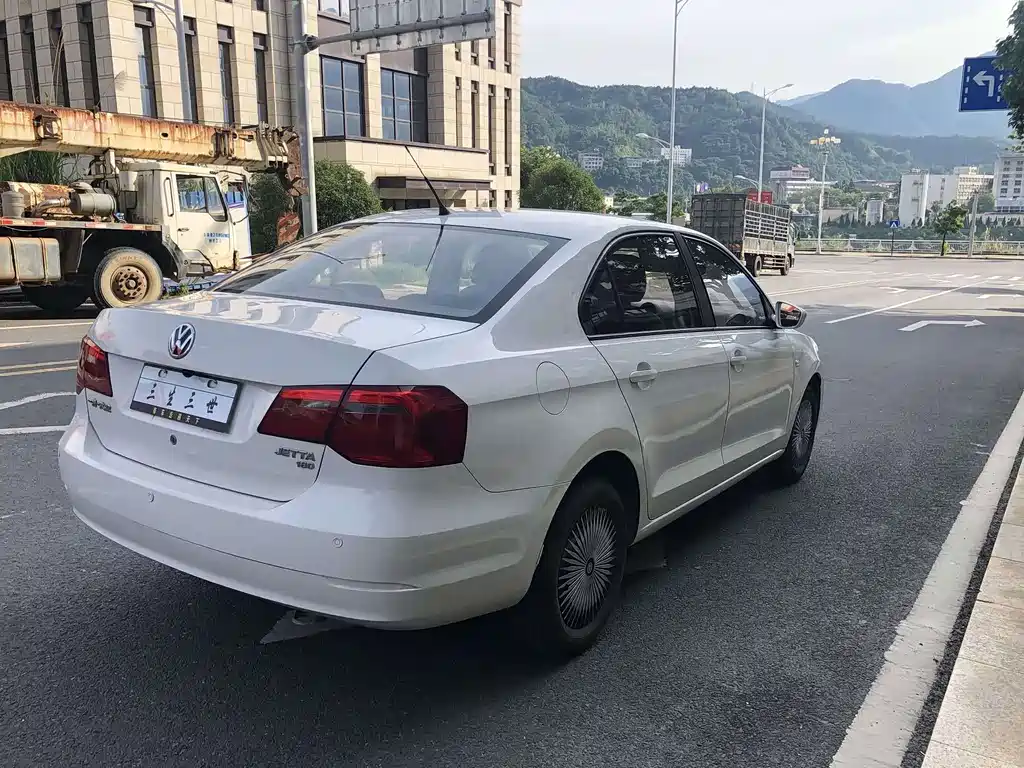 Volkswagen Jetta — миниатюра 3