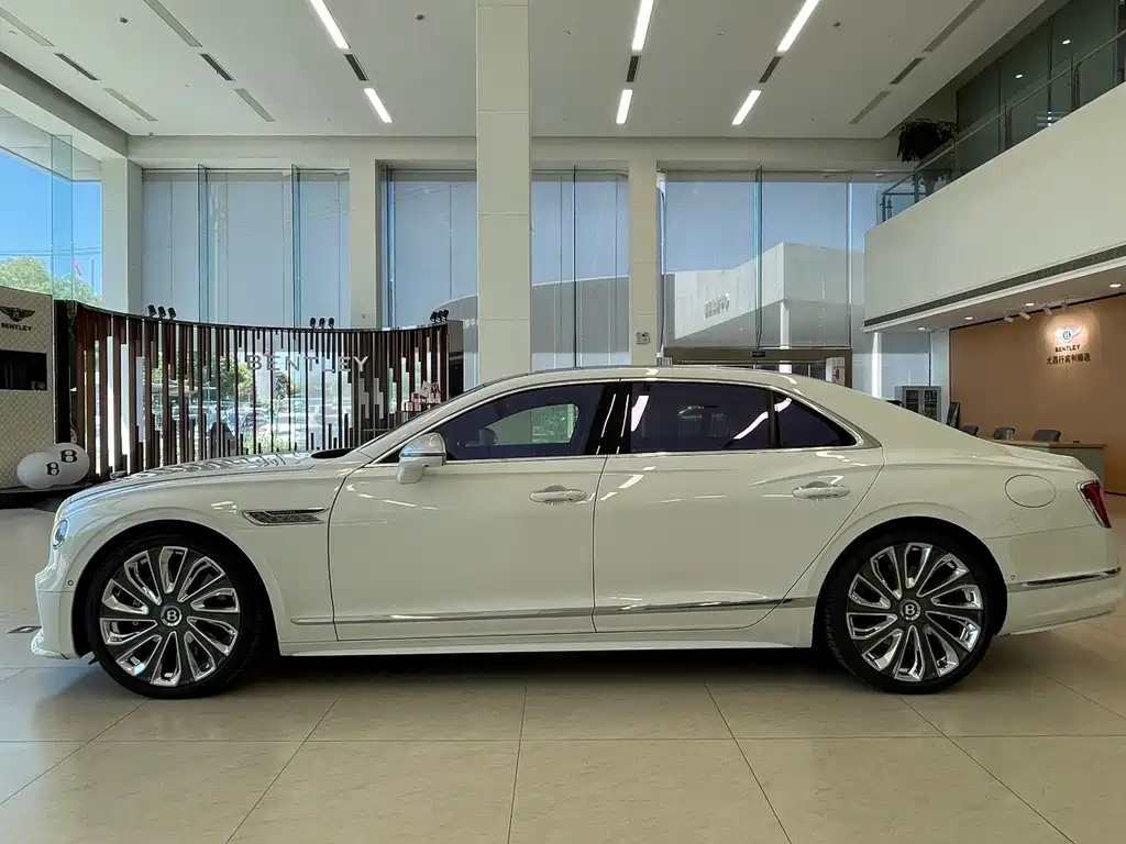 Bentley Flying Spur — миниатюра 6