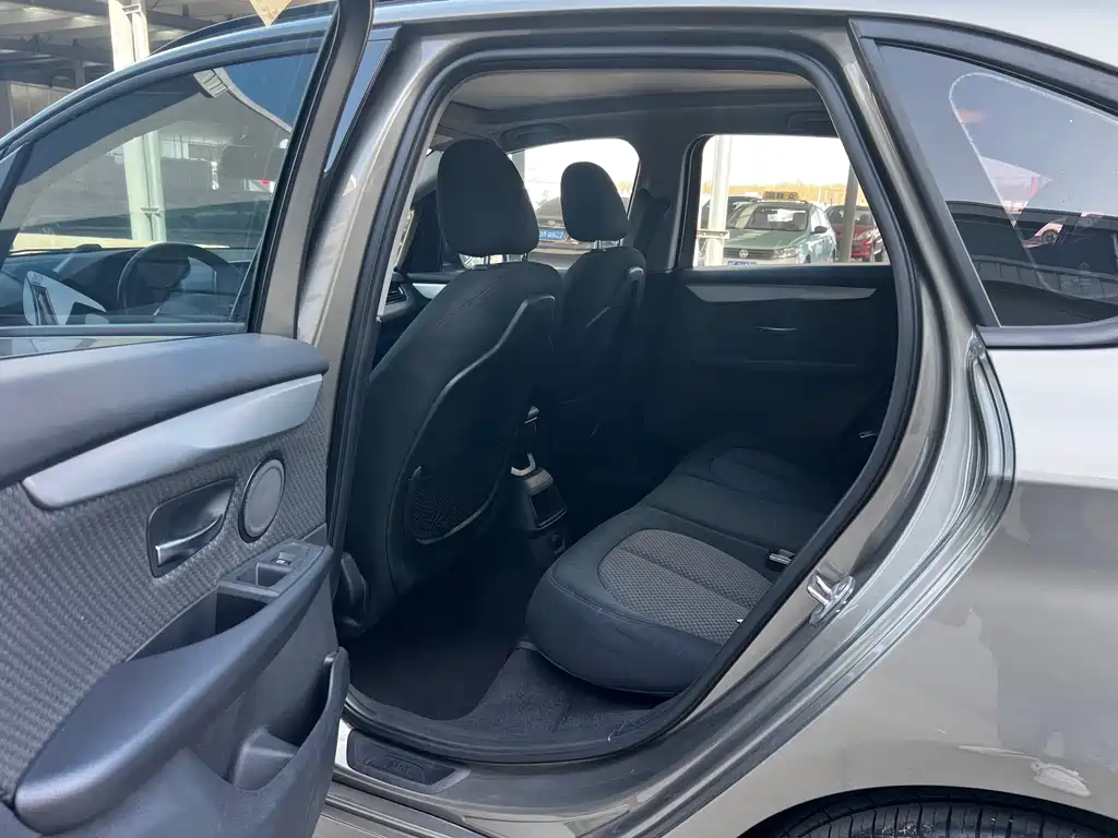 BMW 2 SERIES STATION WAGON