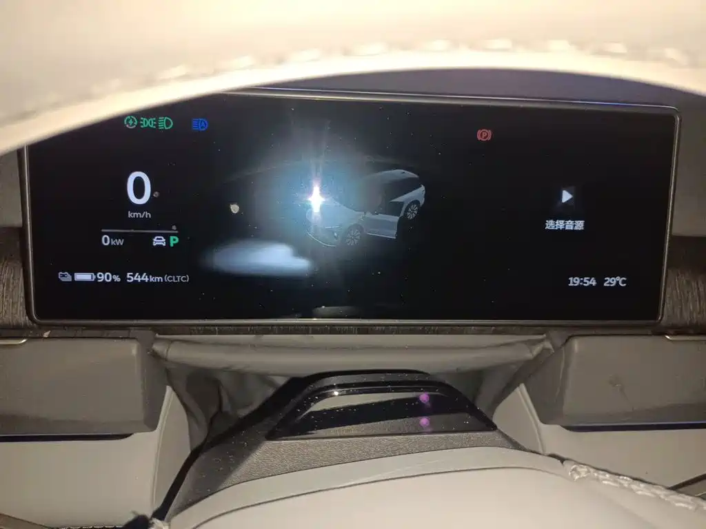 NIO ES8 — миниатюра 7