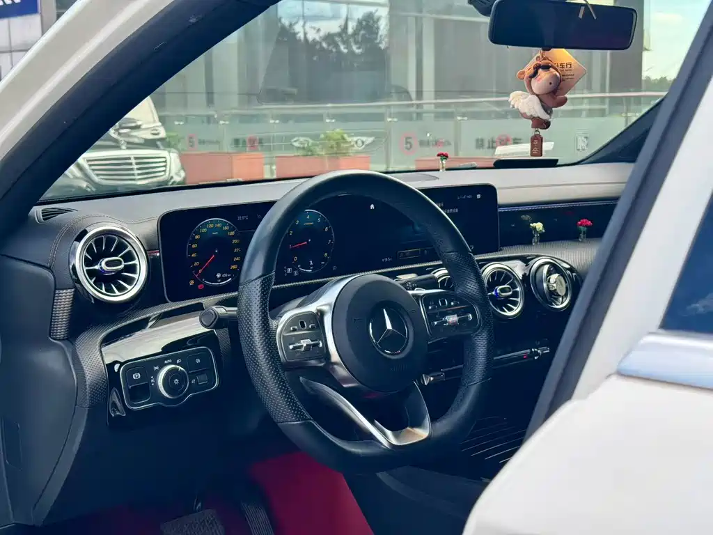 Mercedes-Benz A-Class — миниатюра 6