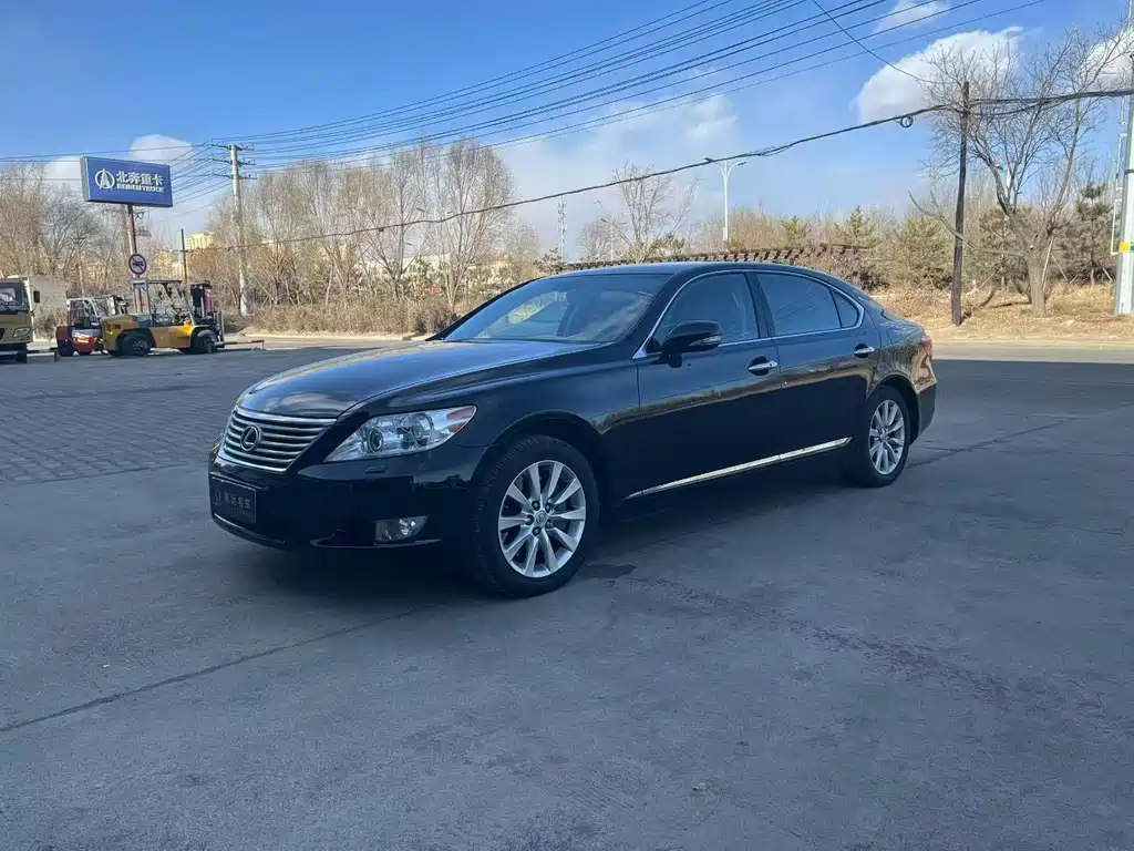 Lexus LS 2011
