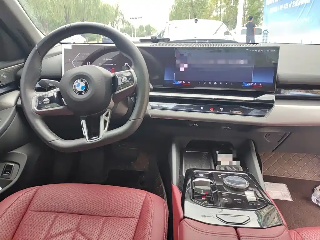 BMW 5 Series — миниатюра 5