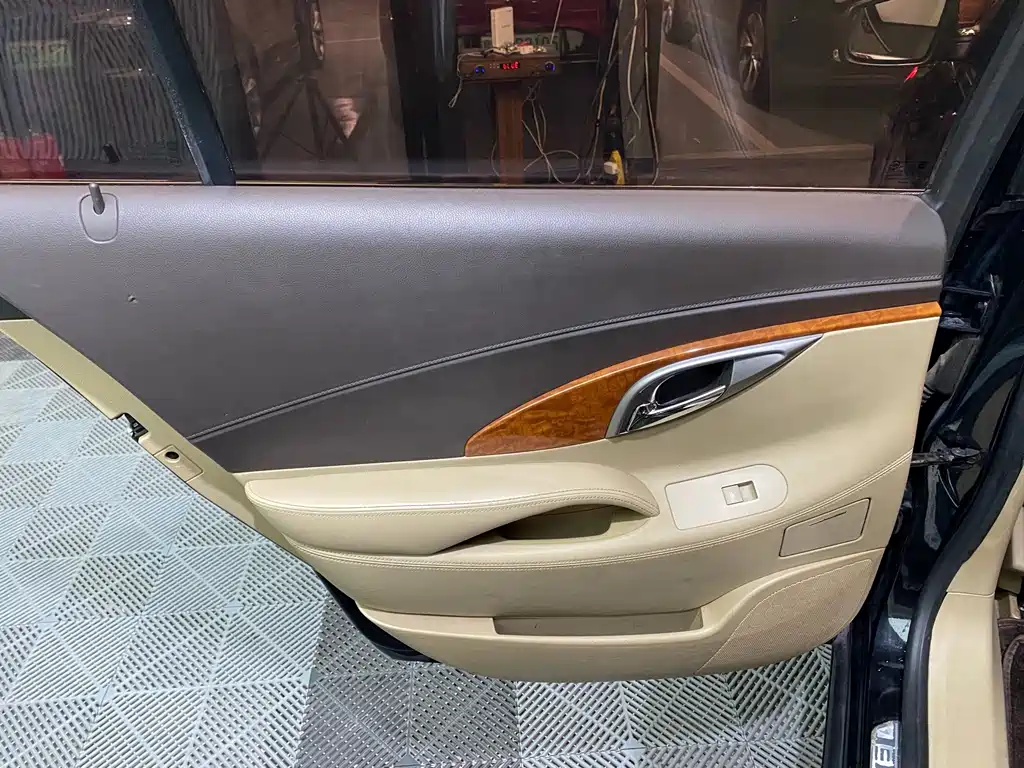 Buick LaCrosse — миниатюра 12