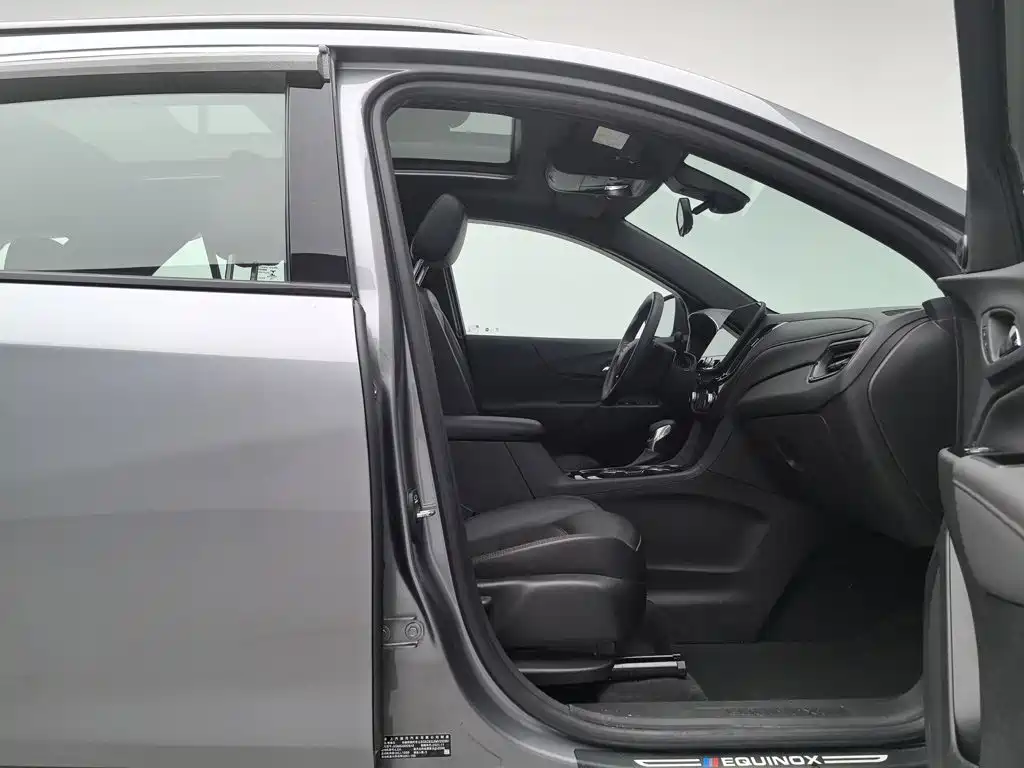 Chevrolet Equinox — миниатюра 23