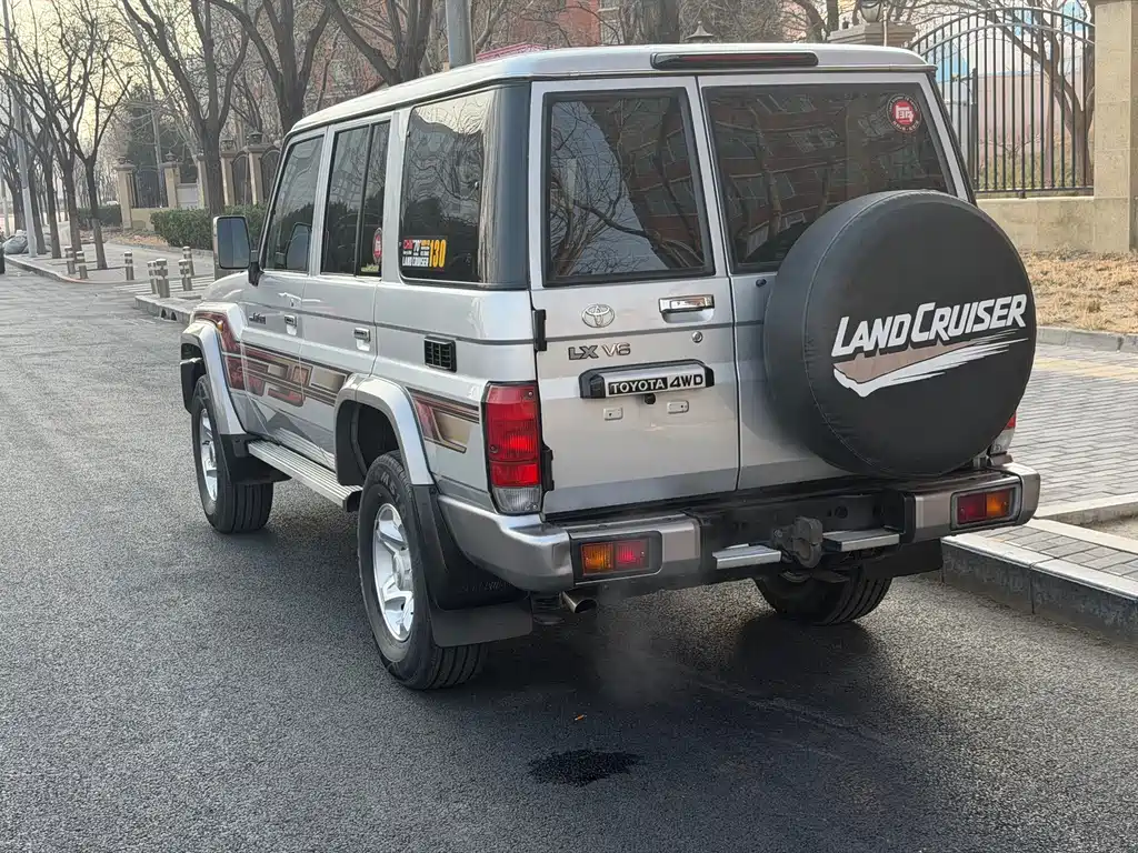 Toyota Land Cruiser LC76 2019 4.0L MT