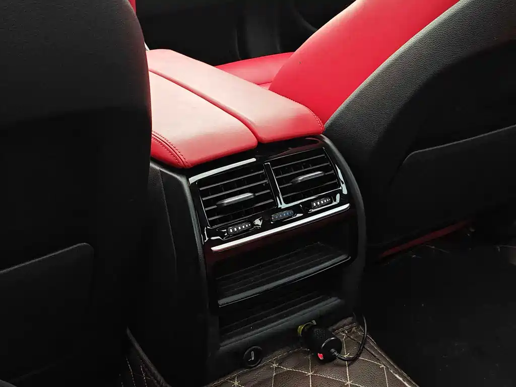 BMW 5 Series — миниатюра 13