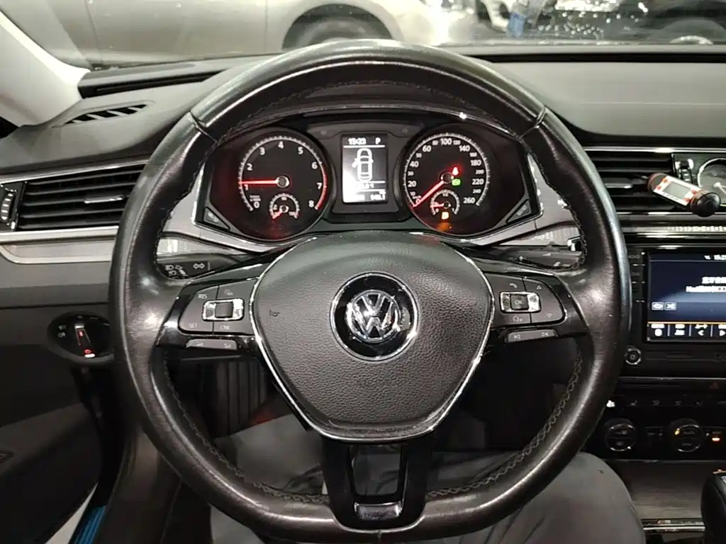 Volkswagen Passat — миниатюра 11