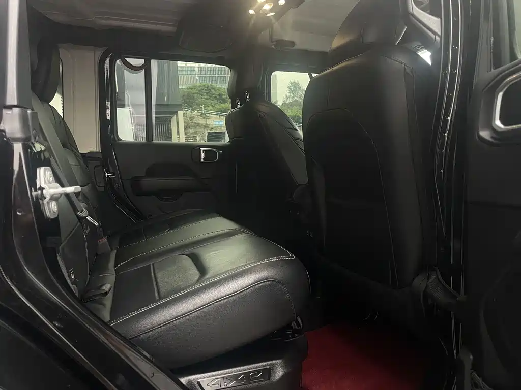 Jeep Wrangler PHEV — миниатюра 7