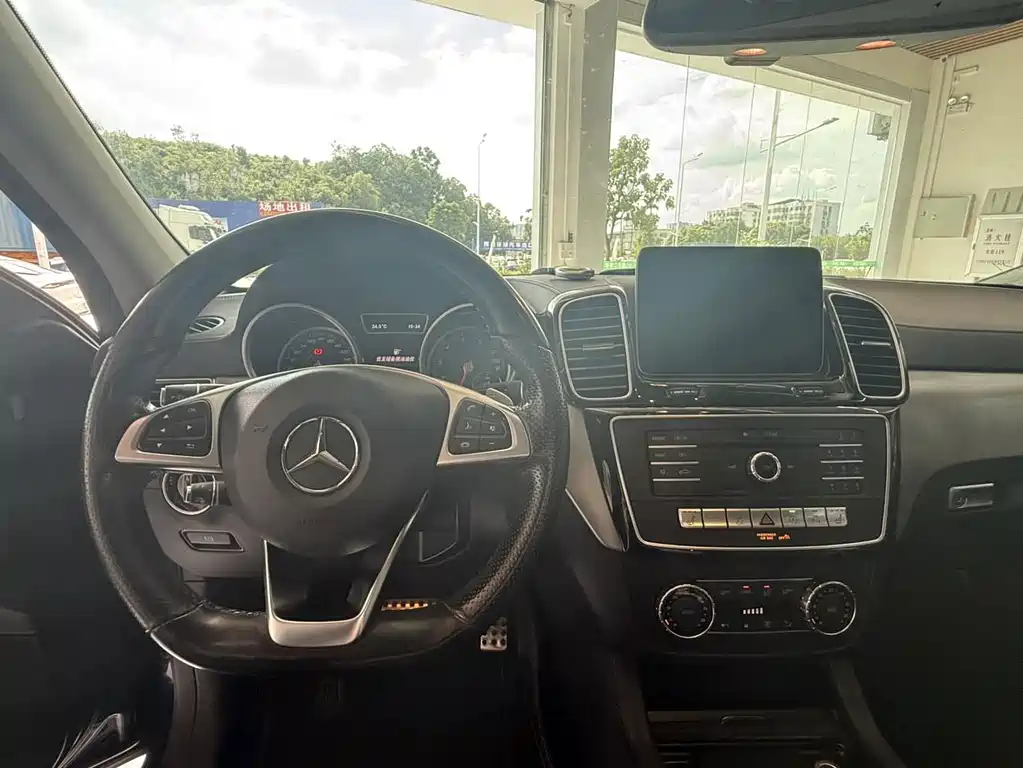 Mercedes-Benz GLE (Import) — миниатюра 3