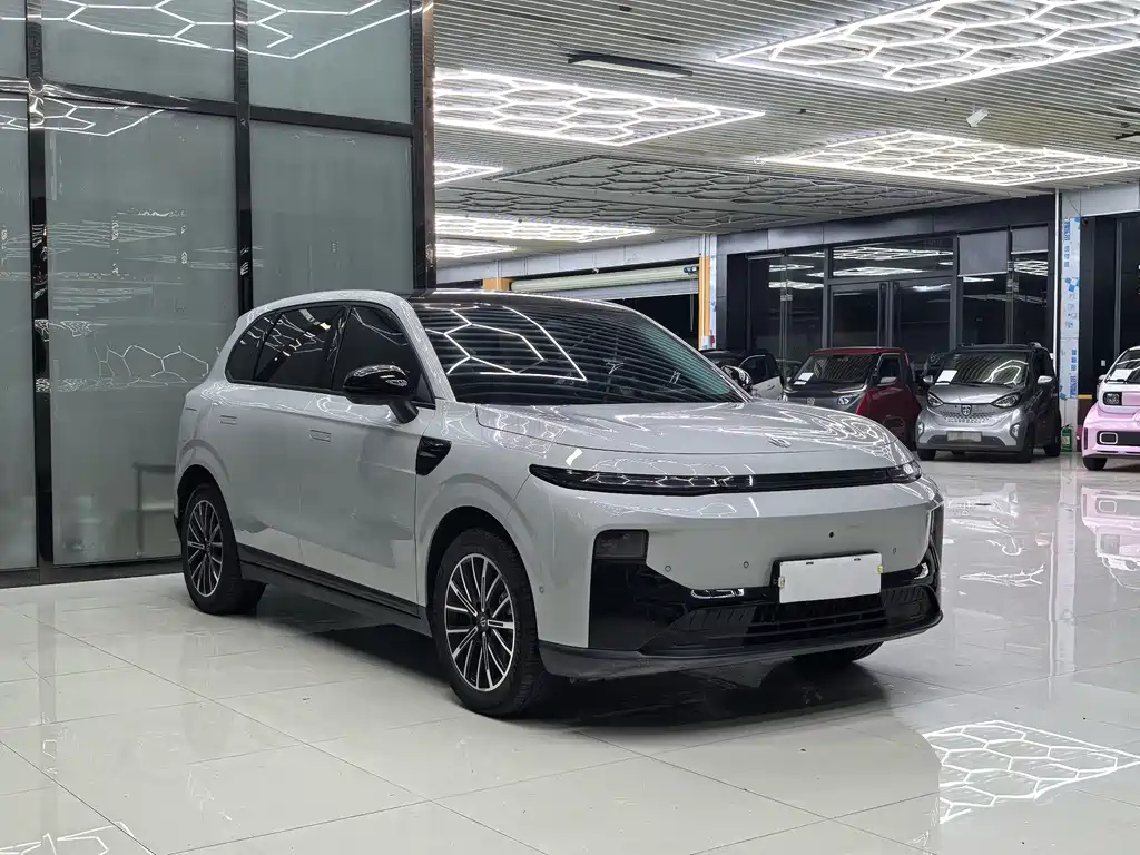 Leapmotor Leapmotor B10 — миниатюра 3