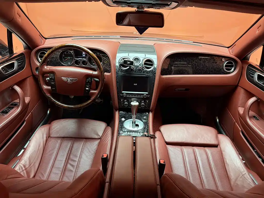 Bentley Flying Spur — миниатюра 6