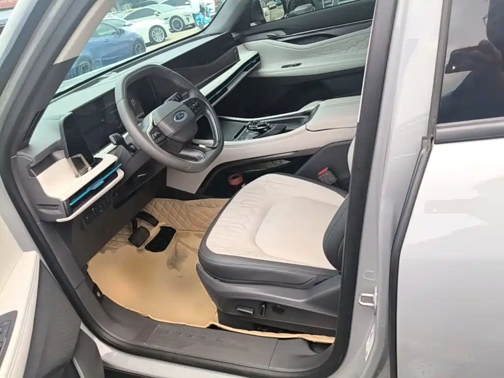 Ford Edge — миниатюра 15