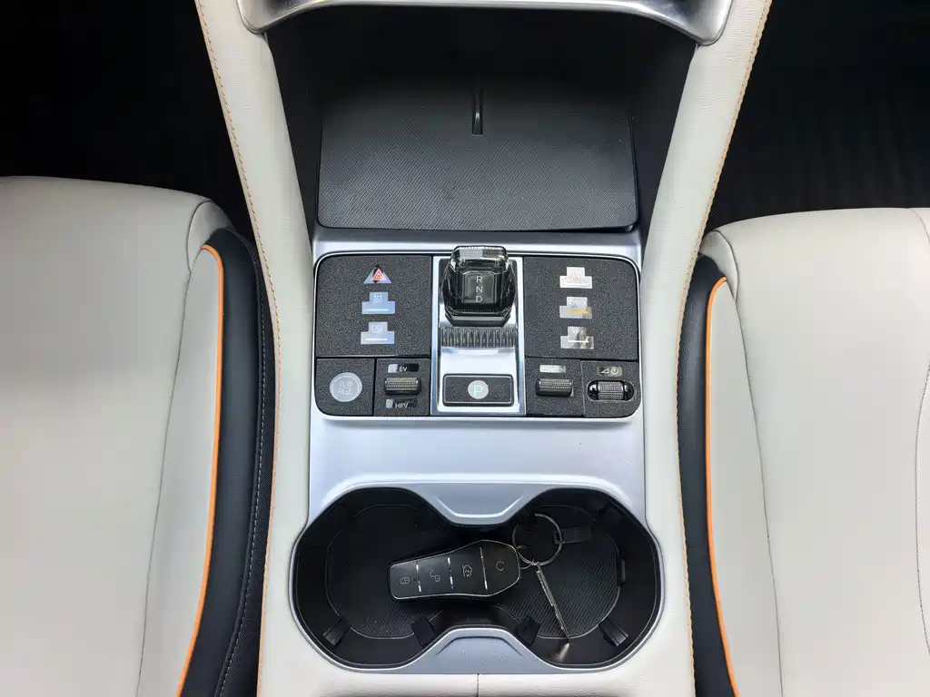 BYD PLUS New Energy — миниатюра 8