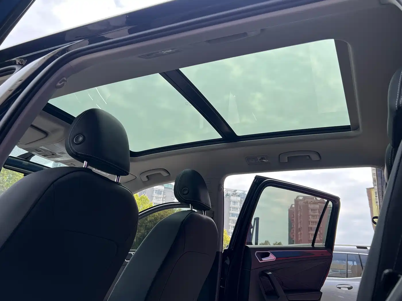 Volkswagen Tiguan L id 4654489 из Китая 10