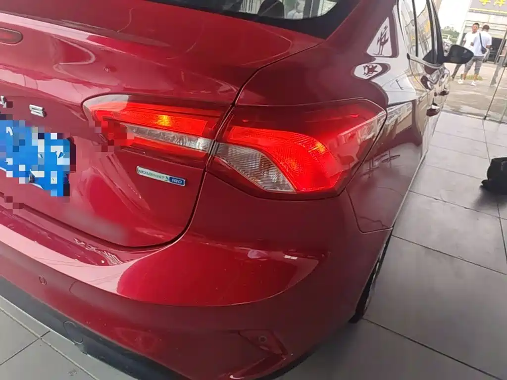 Ford Focus — миниатюра 8
