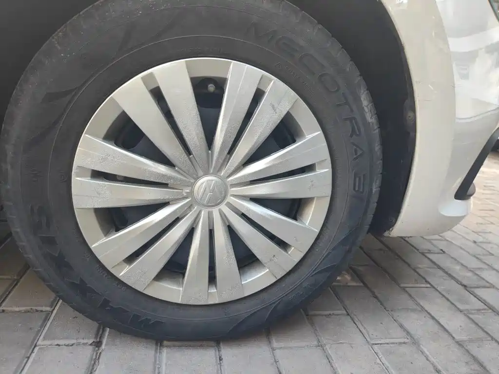 Volkswagen Santana — миниатюра 8