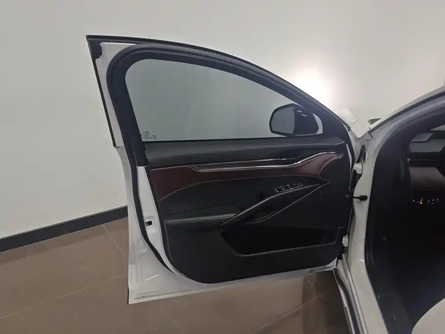 Ford Mondeo — миниатюра 7