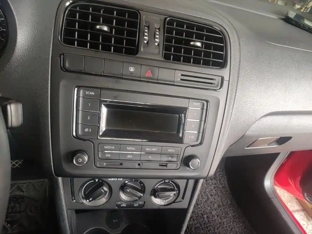 Volkswagen Polo — миниатюра 13
