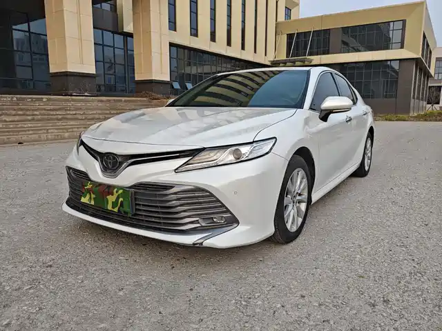 TOYOTA CAMRY 2019