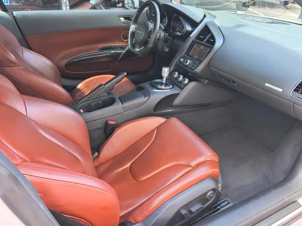 Audi R8 — миниатюра 9