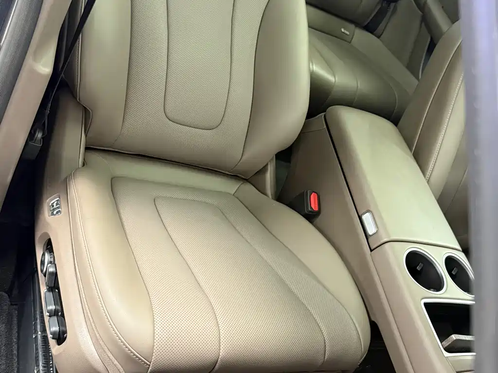 AITO WISDOM WORLD R7