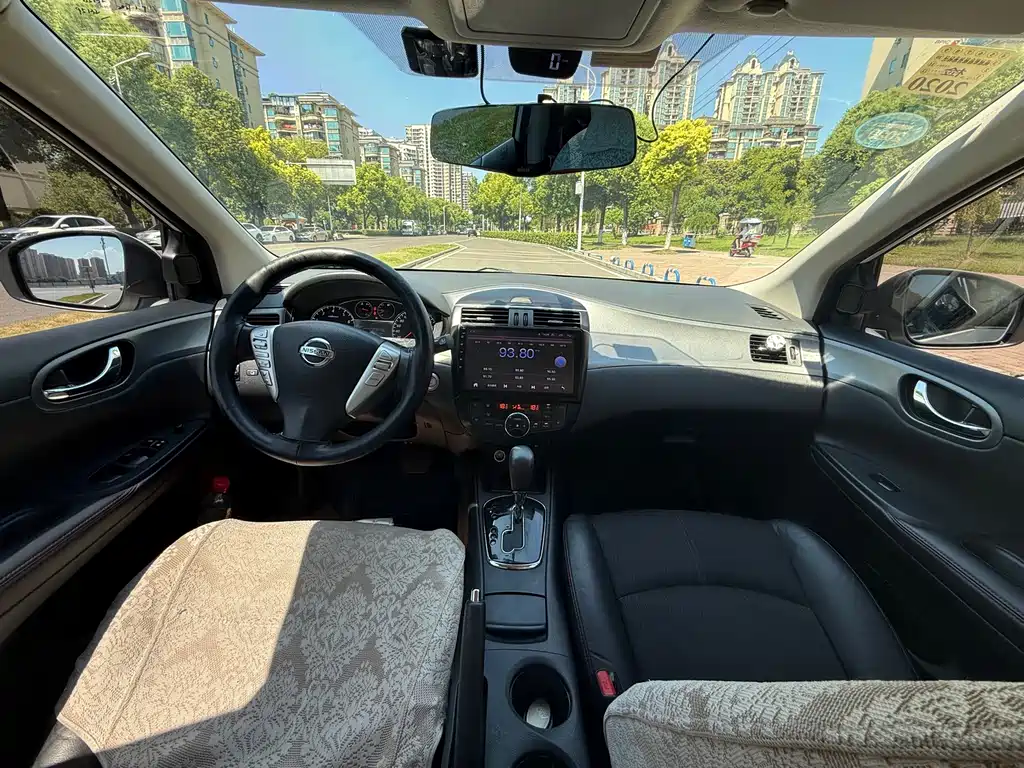 Nissan Tiida — миниатюра 5