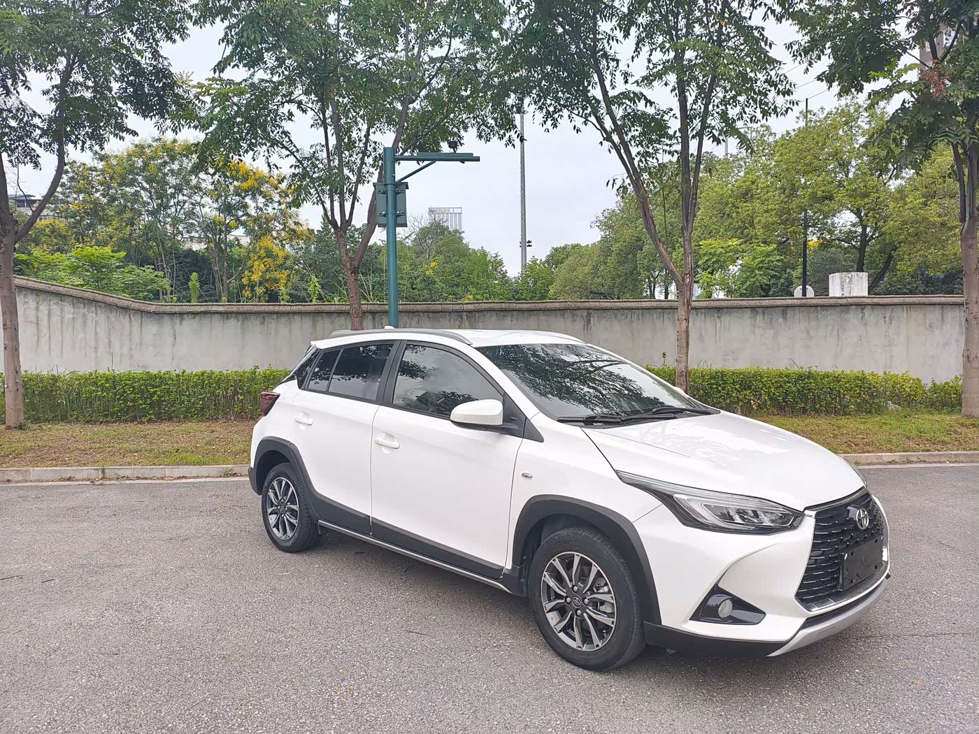 Toyota YARiS L Zhi Xuan 1.5 л 2022 г. Белый, пробег 26000 км