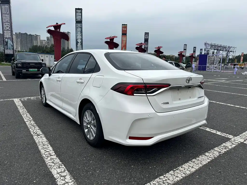 Toyota Corolla — миниатюра 8