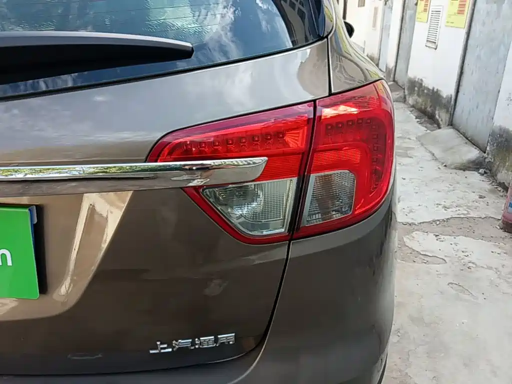 Buick Envision Plus — миниатюра 8