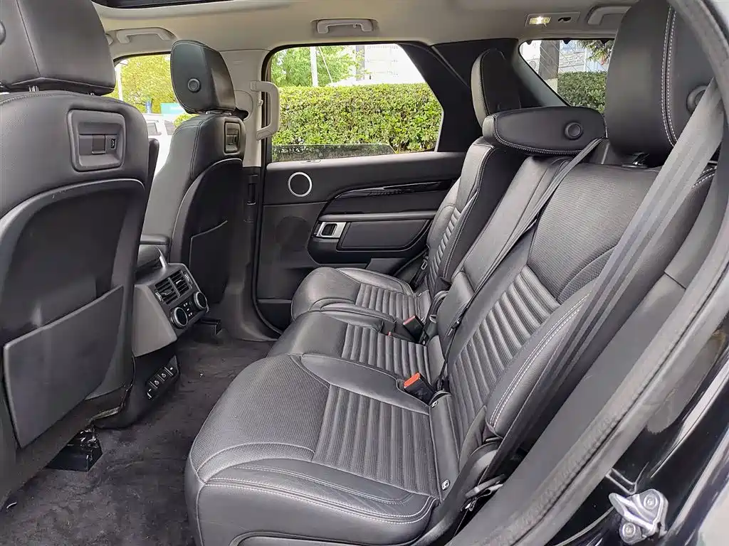 Land Rover Discovery 2021 300PS S